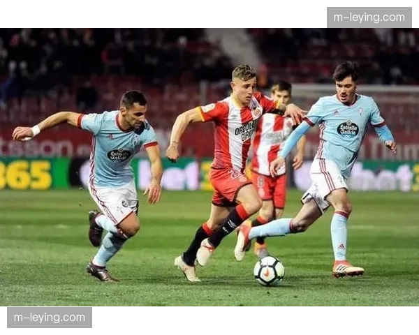 西甲中下游球队竞争激烈，积分差距微小每场比赛都关乎保级命运